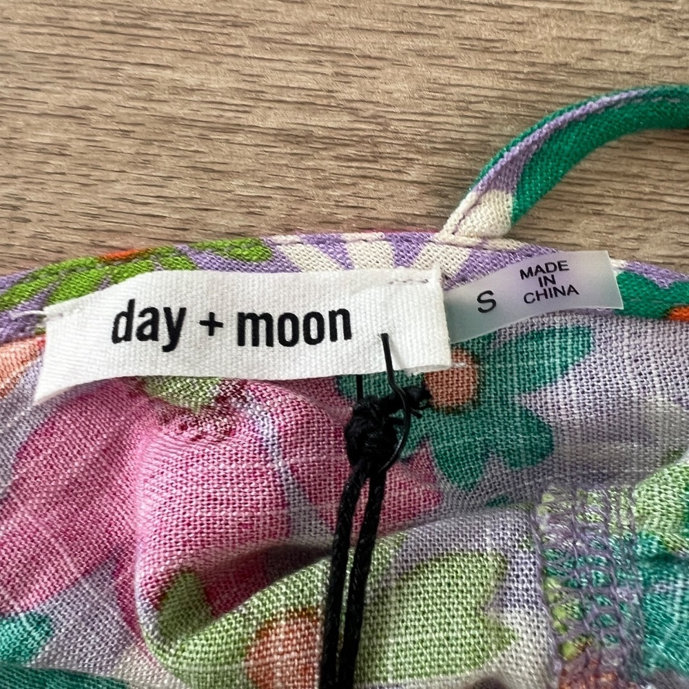 Day + Moon Bright Blossom Crop Top &‎ Short Set - Picture 8 of 8